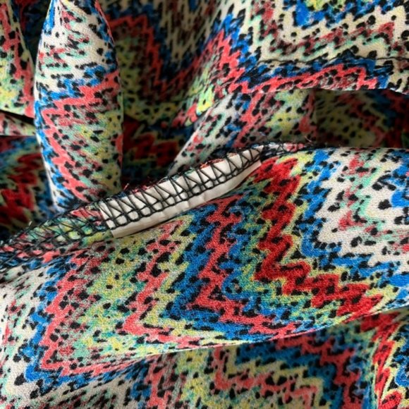 Lush Multicolor Chevron Cap Sleeve Slouchy Top M - Picture 8 of 8